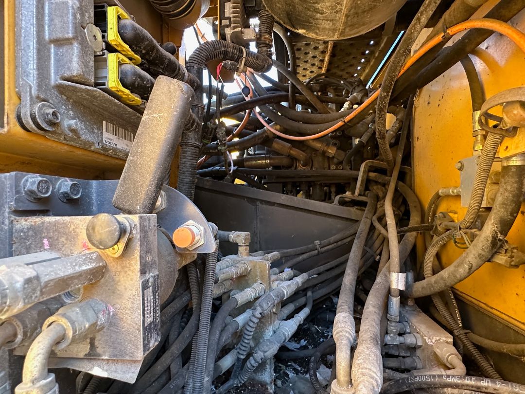 2013 VOLVO EC220DL - Image 25